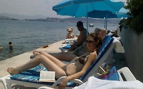Villa Corona  3*